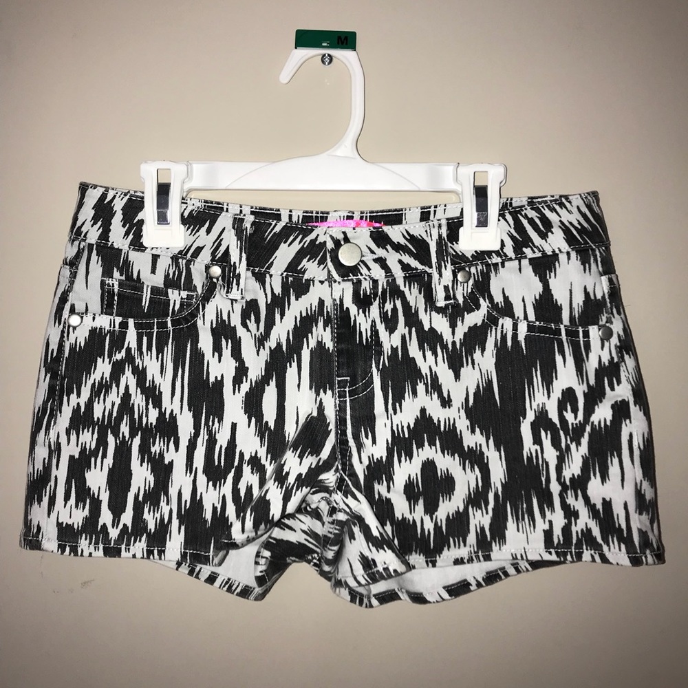 Pattern shorts